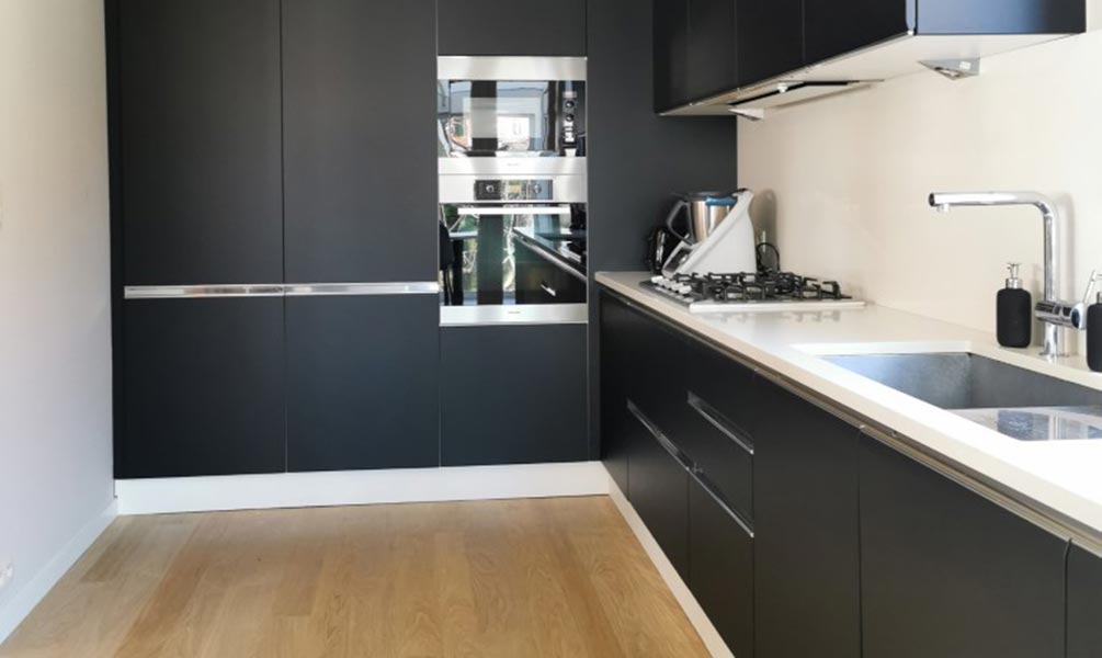 Après rénovation cuisine en soft anthracite