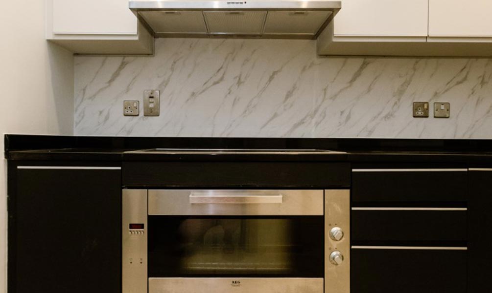 Après rénovation crédence cuisine par covering