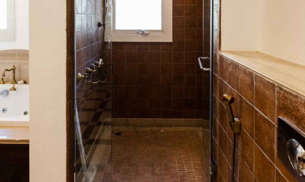 Avant avant rénovation salle de bain