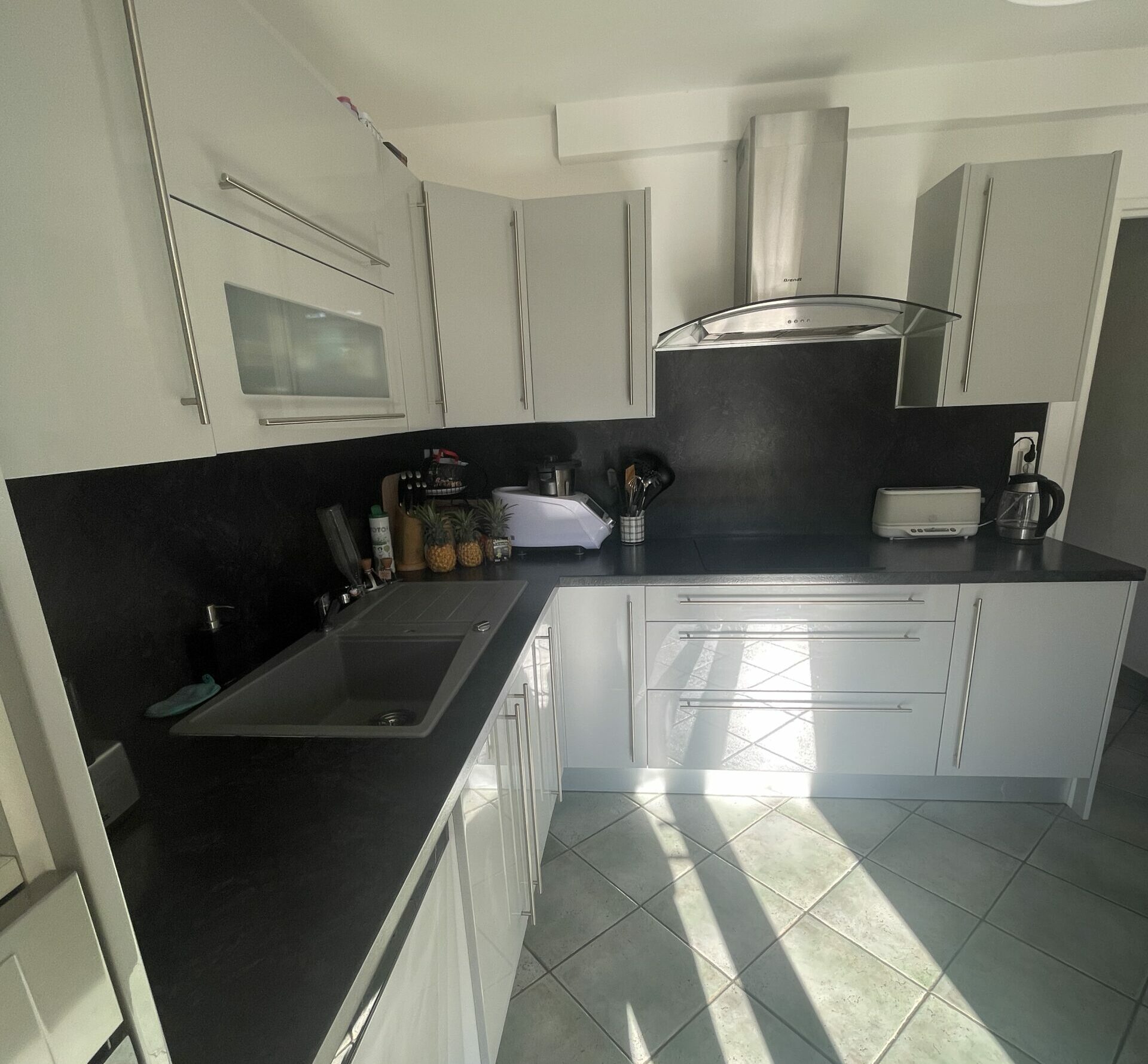 08240CBB-ECD8-45F3-9885-A99329E5E02B covering cuisine par Home Covering Méditerranée dans le Gard.
